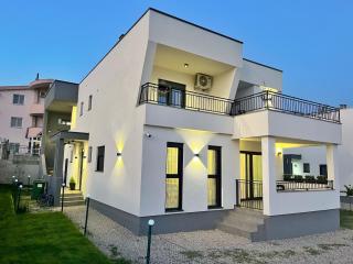 Luxury Lana apartments - Bar - 8