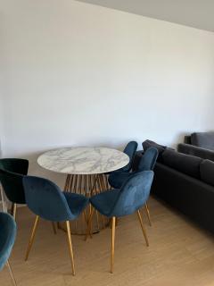 2 Bedroom Modern Apartment Next to Westfield London - London - 8