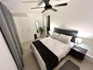 Flat 2 on 8 Lindsay - Ballito - 4