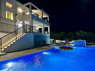 Bay view apartment with pool & sea view - Kaštela - 4