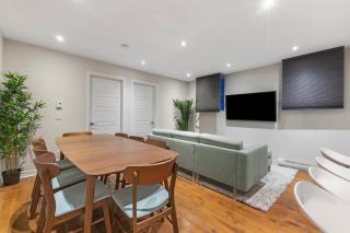 Large 4 Bedroom Home Perfect for Big Groups - Montréal - 0
