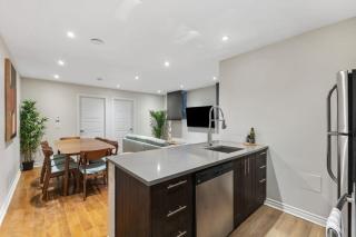 Large 4 Bedroom Home Perfect for Big Groups - Montréal - 8