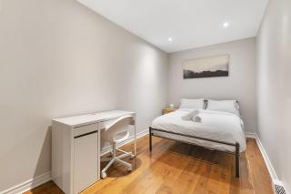 Large 4 Bedroom Home Perfect for Big Groups - Montréal - 3