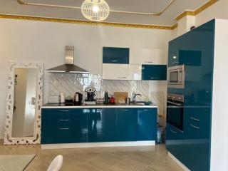 The Velvet Wave - Valona - 7