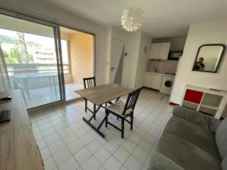 Résidence privée avec balcon, piscine et place de parking - Le Lavandou - 5