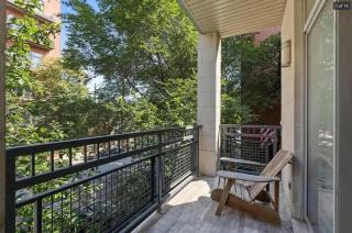 Pool Table Free Parking Sleeps 8 - Chicago - 8