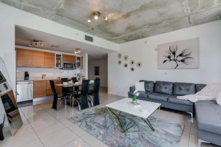 Midtown Muse -Walkable Cozy amenity bldg w parking - 3