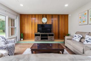 Charming 4-Bedroom Retreat House - High Point - 6