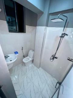 Stylish 2 BR Masaki Retreat with POOl & GYM - Dar es Salaam - 3