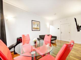 Cozy &Stylish 2Br condo 2min from bell center - Montréal - 9