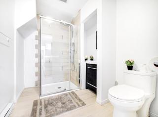 Cozy &Stylish 2Br condo 2min from bell center - Montréal - 8