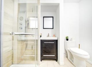 Cozy &Stylish 2Br condo 2min from bell center - Montréal - 7
