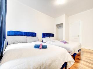 Cozy &Stylish 2Br condo 2min from bell center - Montréal - 2