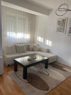 Central Bee Apartment - 4