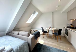 Prime Location! Cozy Stay by Riverside,Tube, Shops - 7