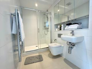 Prime Location! Cozy Stay by Riverside,Tube, Shops - 8