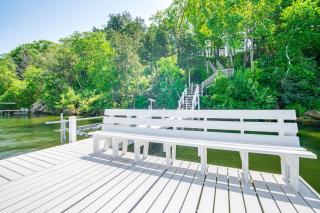 Green Lake Getaway with Dock Boating and Swimming! - - 9
