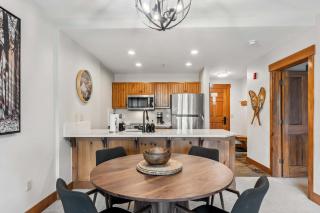 Central Breck Stay Shared Hot Tub plus Ski Access - 1