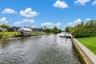 Heated Pool with Freshwater Canal Access & Dock - Coconut Cove - Roelens - Cape Coral - 4