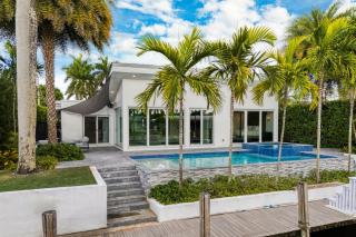 Luxury Waterfront Home w Pool Hot Tub Dock Near Las Olas Gulfstream - Fort Lauderdale - 0