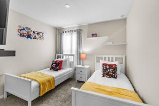 Amazing 4 Bedrooms- Near Disney - 7