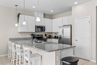 Amazing 4 Bedrooms- Near Disney - 6