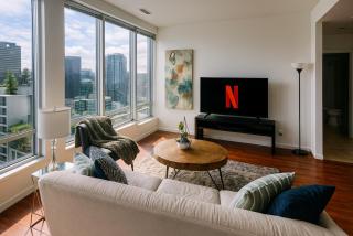 Wake Up Above the City 2BR with Epic Skyline Views - Vancouver - 0