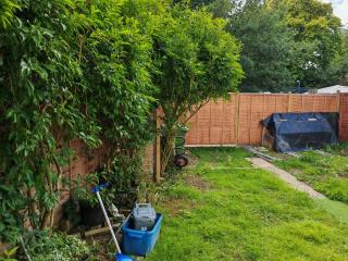 Lovely Apartment With Private Garden & Parking - Borehamwood - 2