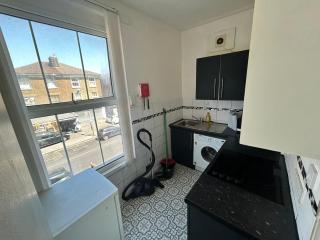 Tranquil Studio in Croydon - South Norwood - 4