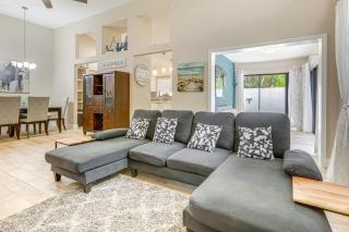 8 Mi to Stuart Beach: Home w/ Pool Access! - 8