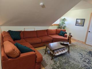 Wildland Gardens Farm House w Private Hot tub - 3