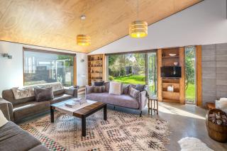 Family Retreat - Martinborough - 6