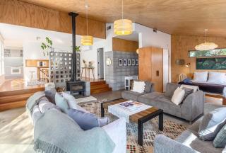 Family Retreat - Martinborough - 9