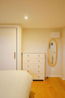 Kowhai Apartment - private opposite golf course central Wanaka - 7