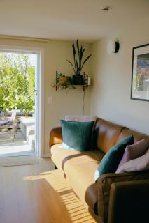 Kowhai Apartment - private opposite golf course central Wanaka - Wanaka - 3
