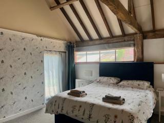 Oyster Barn sleeps two - 7