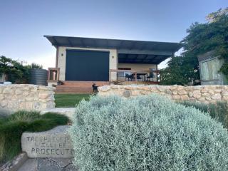 Wilde Retreat Beach House - Point Turton - 7