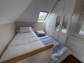 Beachside Bliss 3 Bedroom Retreat with Garden - 9