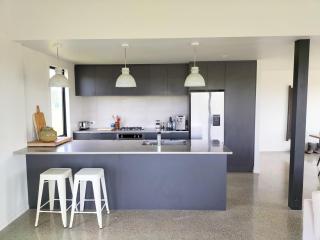 Modern Barn Retreat - Entire Ground Floor - Whakapirau - 3