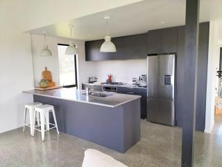 Modern Barn Retreat - Entire Ground Floor - Whakapirau - 2
