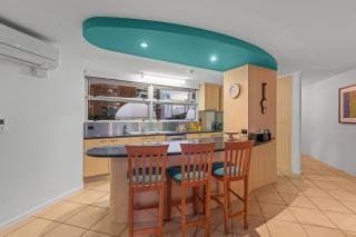 Stylish 3BR Oceanfront Stay by Mooloolaba Esp - Mooloolaba - 6