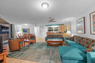 Stylish 3BR Oceanfront Stay by Mooloolaba Esp - Mooloolaba - 2
