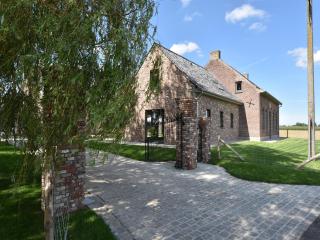 Holiday Home with pond in Poperinge, cleaning included - Beveren - 4