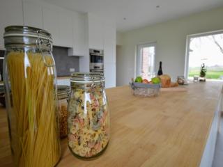 Holiday Home with pond in Poperinge, cleaning included - Beveren - 2