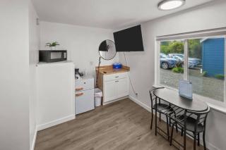 Ocean Rogue Inn Unit 9 - Rockaway Beach - 9