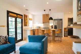 Spanish-style garden Bungalow - Burbank - 8