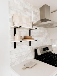 Aesthetic ranch style home with modern furnishings - Troy - 7