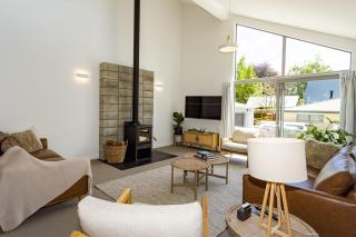 Matai Cottage and Studio - 1