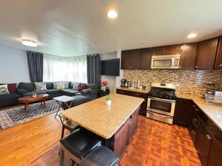 COZY Great Entire 8BR Home in Alexandria - Alexandria - 8