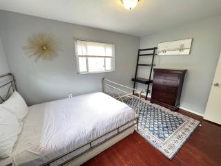 COZY Great Entire 8BR Home in Alexandria - Alexandria - 6